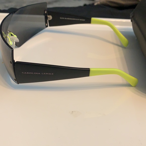 Carolina Lemke X Kim Katdashian Sunglasses - Picture 3 of 6